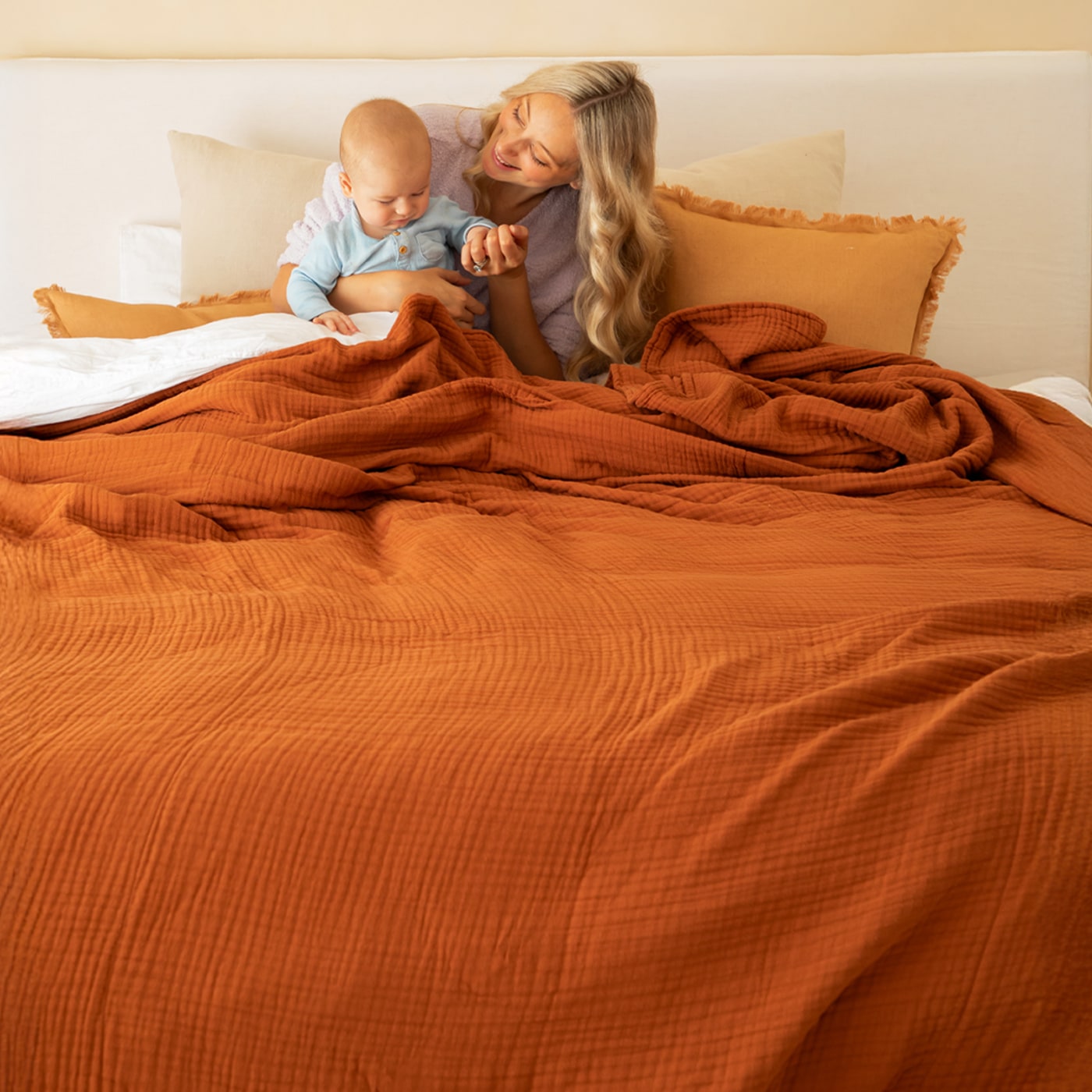 Soothing muslin blanket in Rust
