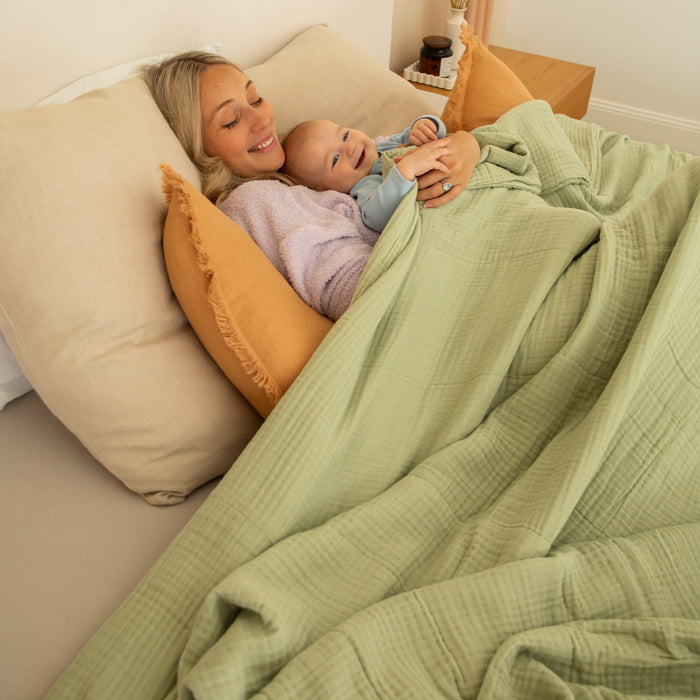 Soothing muslin blanket in Sage Green
