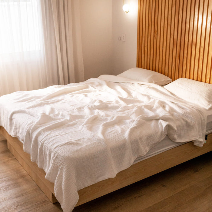 The Complete Bed muslin bedding set in Snow White